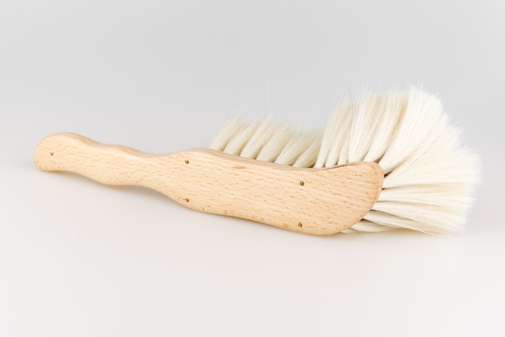 Preview: Staubhandfeger geschwungen